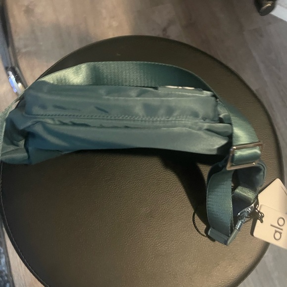 ALO Yoga Blue Belt Bag - Picture 10 of 10